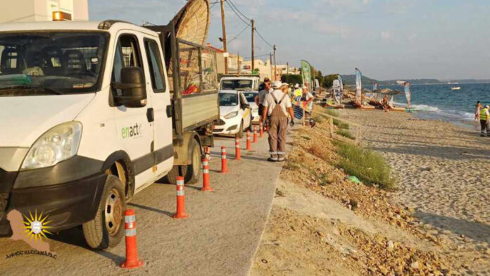 Συνεχίζεται η απομάκρυνση παράνομων ομπρελών και εξοπλισμού από τις παραλίες του δήμου Κασσάνδρας στη Θεσσαλονίκη