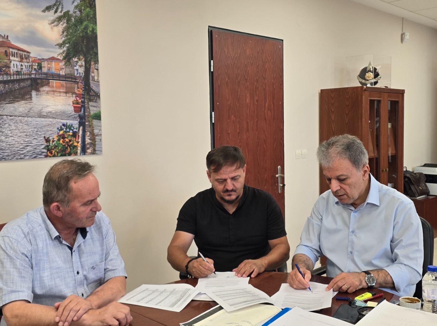 Δυτική Μακεδονία: Υπογραφή δύο νέων συμβάσεων για έργα στον Δήμο Δεσκάτης
