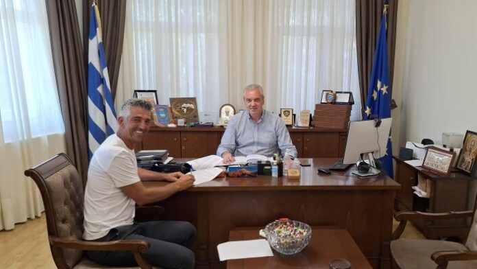 Δ.Ελασσόνας: Συμφωνία για ανακαίνιση στέγης Δημοτικού Σχολείου Μικρού Ελευθεροχωρίου