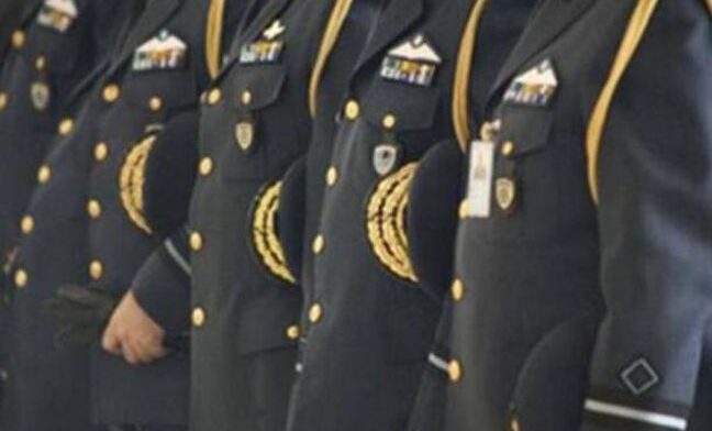 Οι ένστολοι αποκτούν πολιτική ταυτότητα: Τέλος στα υποχρεωτικά υπηρεσιακά δελτία