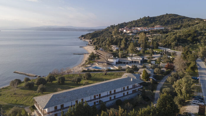 Ξεκινά νέα εποχή για το εμβληματικό «Ξενία Ουρανούπολης»: Ολοκληρώθηκε ο διαγωνισμός μακροχρόνιας μίσθωσης από την ΕΤΑΔ