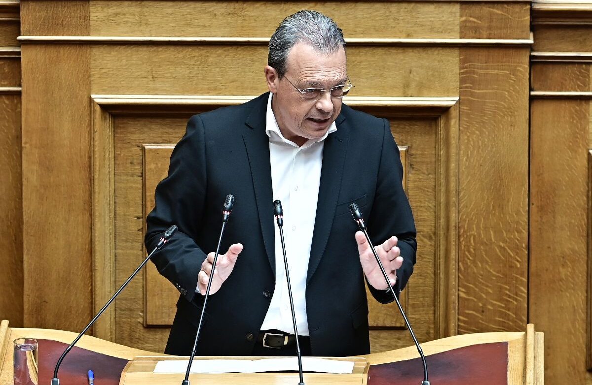 Φάμελλος: Λεηλασία δημόσιας και ιδιωτικής περιουσίας από τη «Μητσοτάκης ΑΕ»