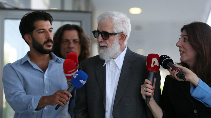 Πέτρος Φιλιππίδης: «Είναι για γέλια βιαστής» – Την αθώωση του ηθοποιού και για τη δεύτερη κατηγορία βιασμού ζήτησε ο εισαγγελέας