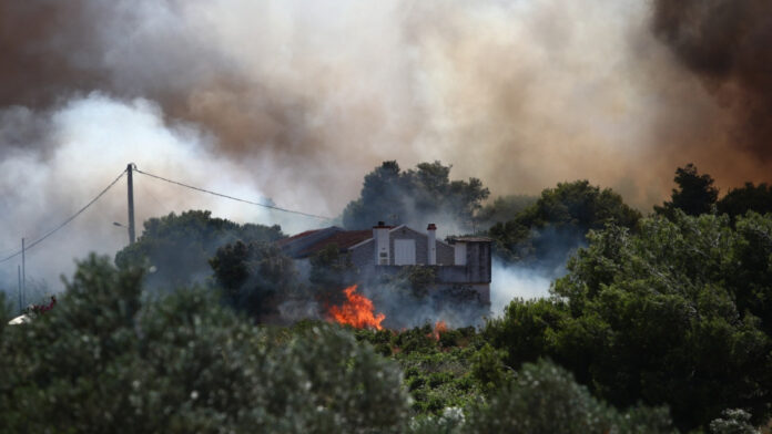 Ο Δήμος Αθηναίων σπεύδει στη βοήθεια της Ραφήνας και Σπάτων – Συνδρομή με βυτιοφόρα