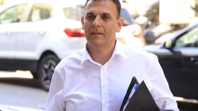 Καραμέρος εναντίον ΑΠΕ για απόκρυψη δηλώσεων του πρωθυπουργού – Η απάντηση του Πρακτορείου Ειδήσεων