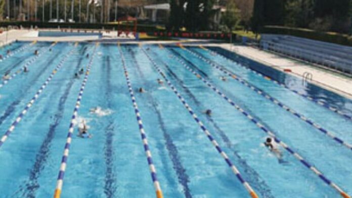 Δ.Αθηναίων: Δωρεάν Μαθήματα Ναυαγοσωστικής στο Κολυμβητήριο Γκράβας