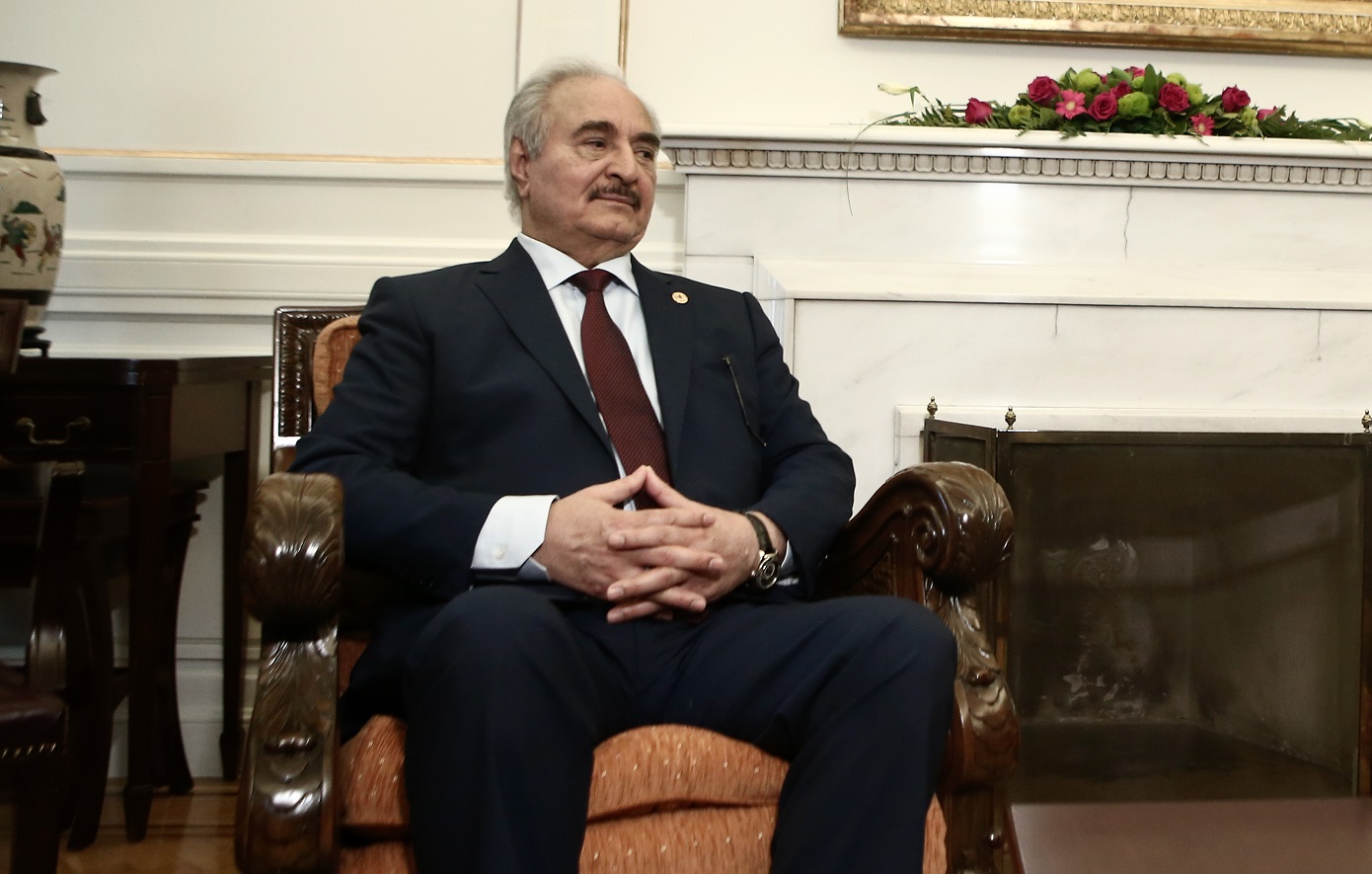 Το παρασκήνιο της απομάκρυνσης της ευρωπαϊκής αντιπροσωπείας από τον Χαφτάρ – Αντίδραση της Κομισιόν στη Λιβύη