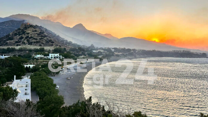 Μαίνεται η φωτιά στην Ιεράπετρα, «η κατάσταση παραμένει κρίσιμη» – Ισχυρές δυνάμεις στη μάχη με τις φλόγες