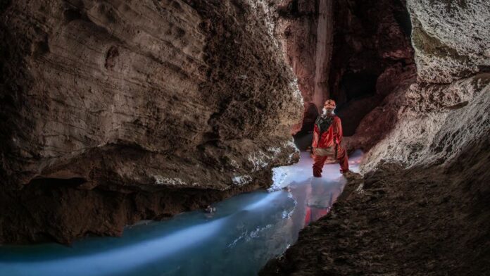 Π. Ηπείρου: Η επιστημονική αποστολή “Sulfur Caves-Epirus 2025” στο Γεωπάρκο Βίκου-Αώου ξεκινάει δυναμικά
