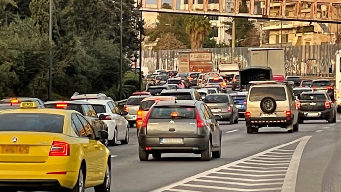 Κυκλοφοριακή συμφόρηση στον Κηφισό: Καθυστερήσεις έως 20 λεπτά στην Αττική Οδό