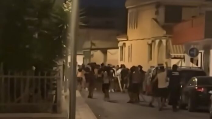 Ισπανία: Εννέα συλλήψεις μετά από ρατσιστικά επεισόδια – Ακροδεξιές ομάδες προτρέπουν σε «κυνήγι» μεταναστών