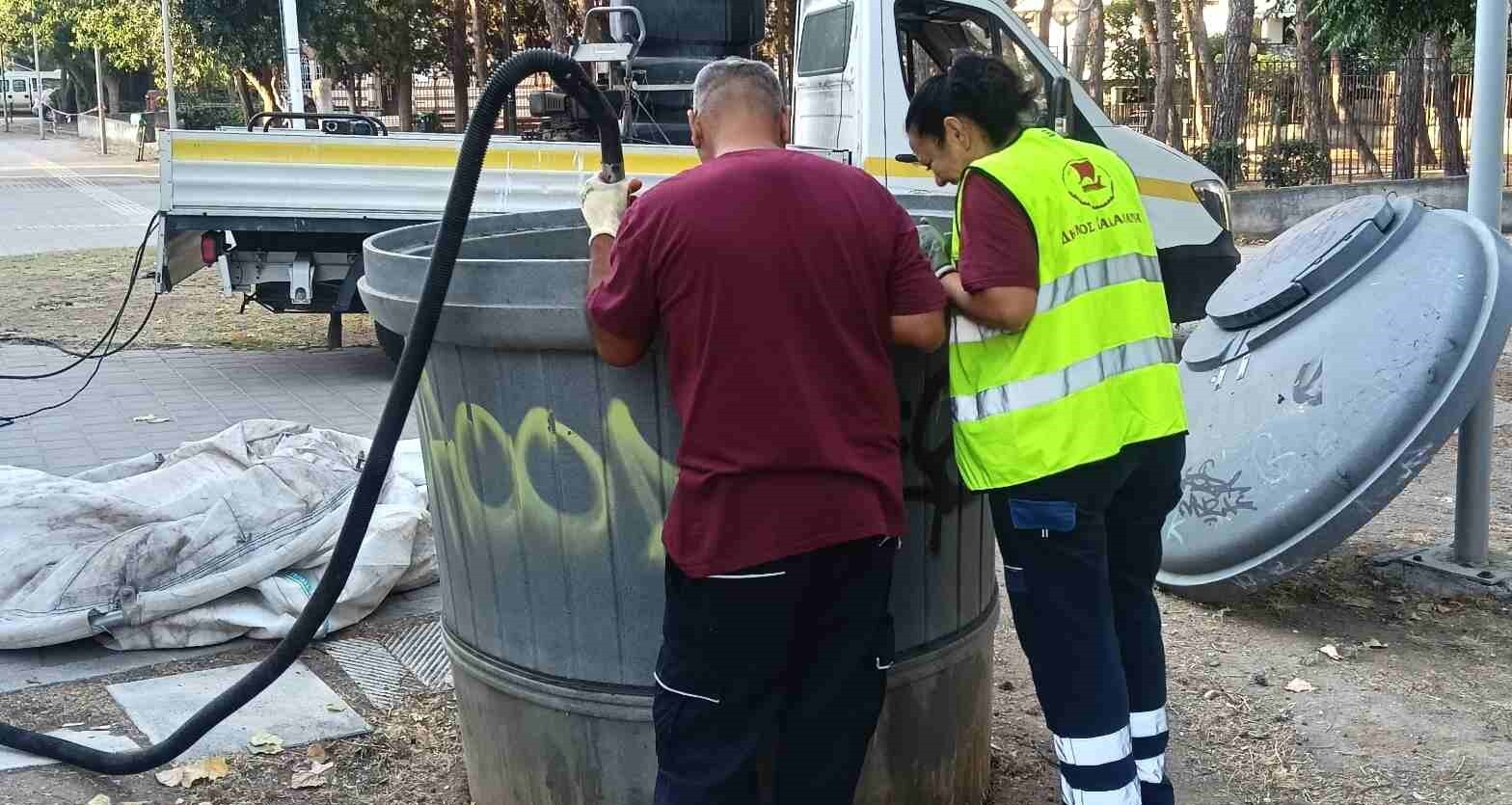 Καθημερινή φροντίδα και απολύμανση κάδων στον Δήμο Καλαμαριάς