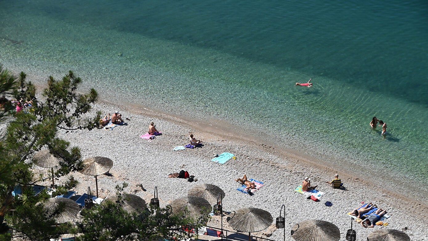 Πάνω από 3.000 καταγγελίες για τις ελληνικές παραλίες – Ο «χάρτης» των παραβάσεων και τα πρόστιμα
