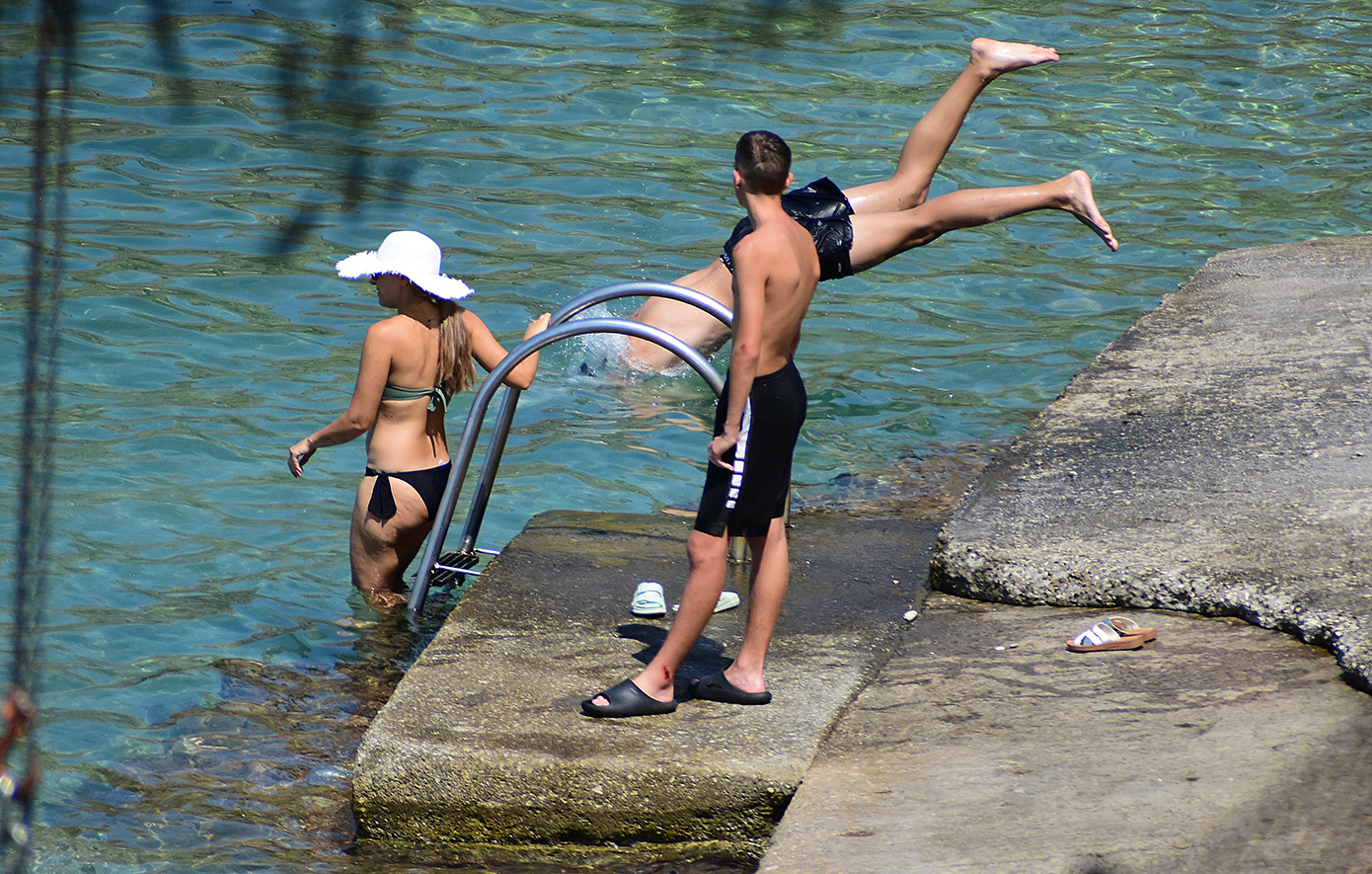 «Προ των πυλών ένας από τους πιο έντονους καύσωνες των τελευταίων ετών» – Τι σημαίνει ο κόκκινος συναγερμός θερμικής επιβάρυνσης