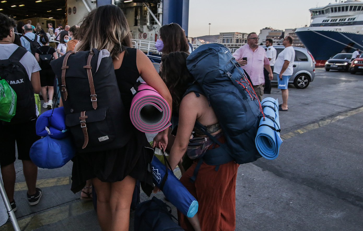 Η ακρίβεια «φωτιά» στις φετινές διακοπές – Πόσο κοστίζουν οι δημοφιλείς προορισμοί