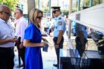 Η Μαρία Καρυστιανού παρέδωσε 1,3 εκατ. υπογραφές για την άρση της ασυλίας των πολιτικών – «Να τελειώσει η ατιμωρησία»