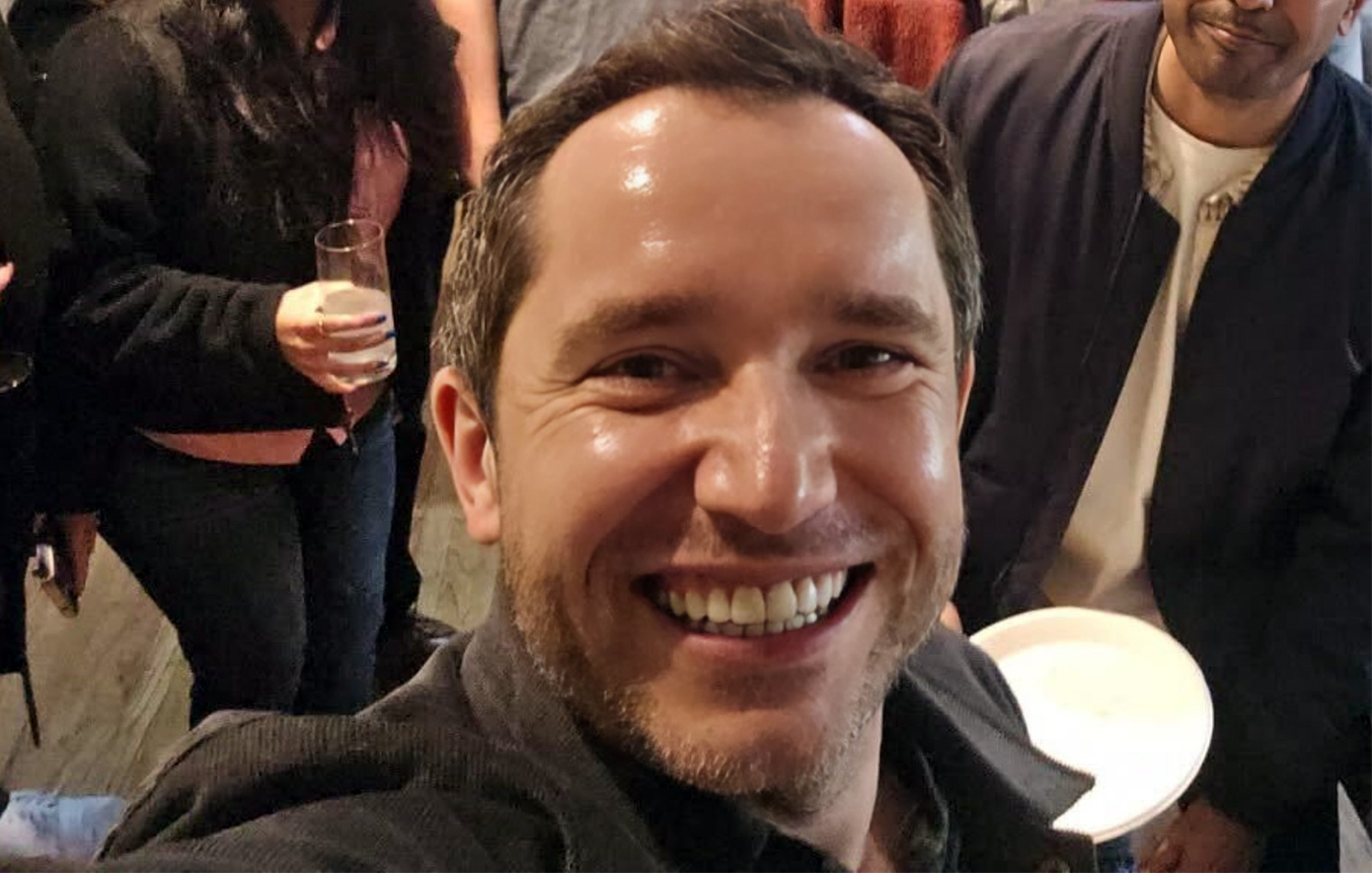 Καθηγητής δολοφονείται στην Αγία Παρασκευή: «Οι αστυνομικοί προειδοποίησαν την πελάτισσά μου: “Δεν θα ξαναδείς τα παιδιά σου”»