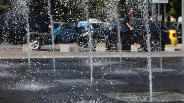 Καιρός: «40άρια δεν φαίνονται στον ορίζοντα τουλάχιστον μέχρι τις 20 Ιουλίου» – Τι θα συμβεί τις επόμενες ημέρες
