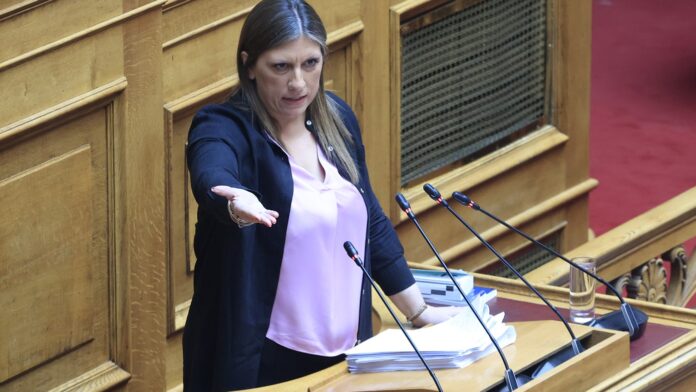 Βουλή: Η Ζωή Κωνσταντοπούλου μιλούσε 19 λεπτά αντί για 5 και όταν τη διέκοψαν μίλησε για «φασισμό»