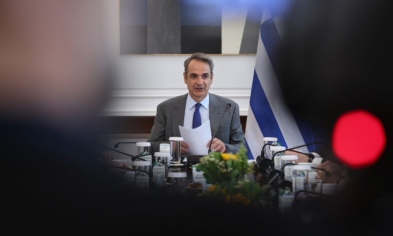 Η σκακιστική στρατηγική του Κυριάκου Μητσοτάκη, τα λευκά πιόνια και η πρωτοβουλία ενεργειών
