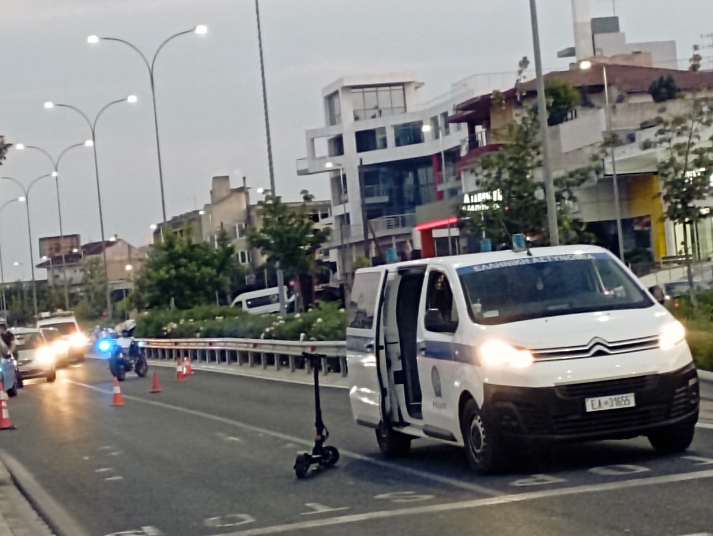 Λάρισα: Αυτοκίνητο παρέσυρε 13χρονο με ηλεκτρικό πατίνι – Νοσηλεύεται τραυματισμένος