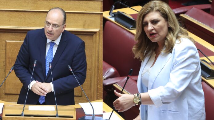 Σύγκρουση στη Βουλή ανάμεσα σε ΝΔ και ΠΑΣΟΚ για τις δηλώσεις Λιακούλη περί «κυβέρνησης χούντας»