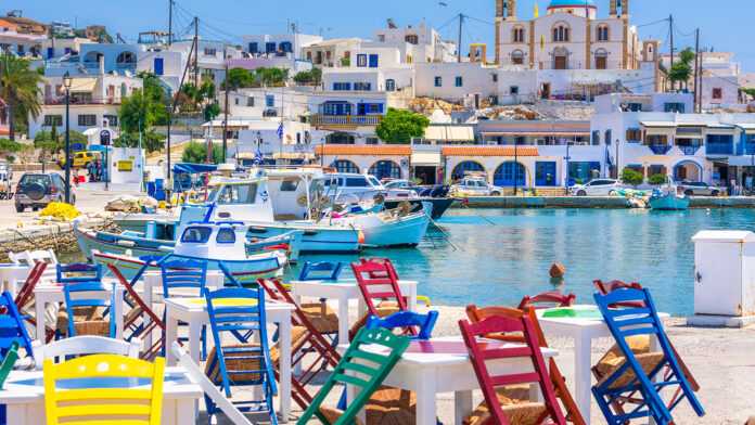 Αυτό είναι το ελληνικό νησί που αγαπούν οι Ιταλοί μοναχικοί ταξιδιώτες