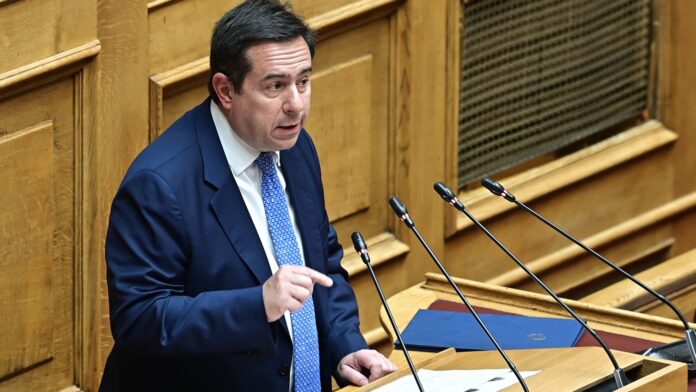 Κατηγορηματική δήλωση Μηταράκη στον Φάμελλο: «Η ΝΔ παραμένει και η ψηφοφορία θα διεξαχθεί κανονικά»