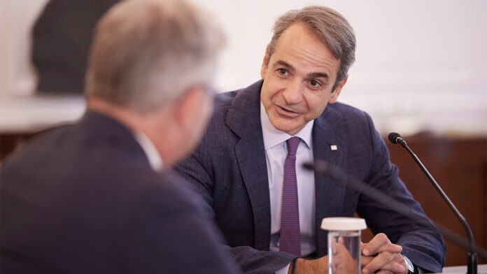 Μητσοτάκης σε επίτροπο μετανάστευσης: Οι Αρχές της ανατολικής Λιβύης οφείλουν να αναλάβουν άμεση δράση για να σταματήσουν οι ροές προς την Ελλάδα