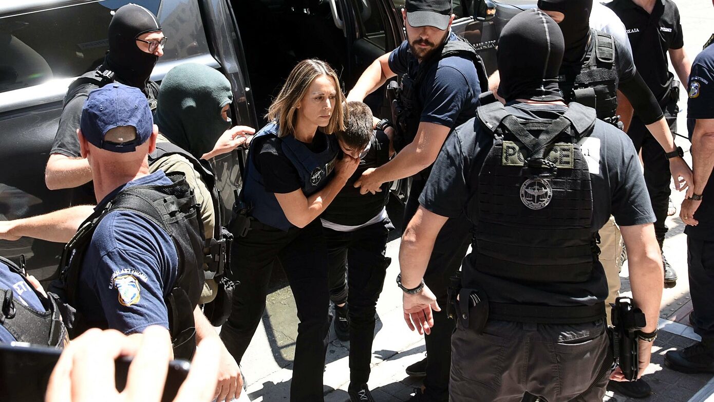 Πώς «λύγισε» η Ειρήνη Μουρτζούκου: Το «θόλωμα», το «ατύχημα» και η τραγωδία της αδερφής της