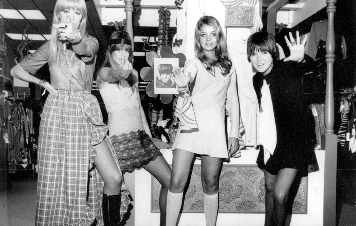 Σαν σήμερα 10 Ιουλίου: Η μίνι φούστα αναδύεται στο Λονδίνο – Το κοντό που προκάλεσε επανάσταση