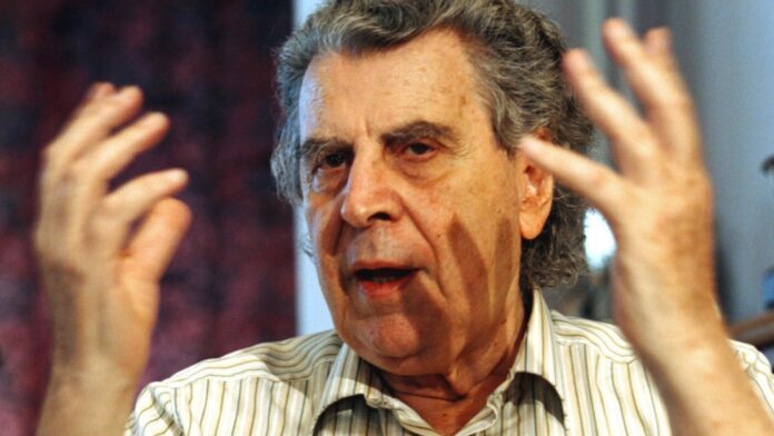 Σαν σήμερα 29 Ιουλίου: Η επέτειος των 100 χρόνων από τη γέννηση του θρυλικού συνθέτη Μίκη Θεοδωράκη