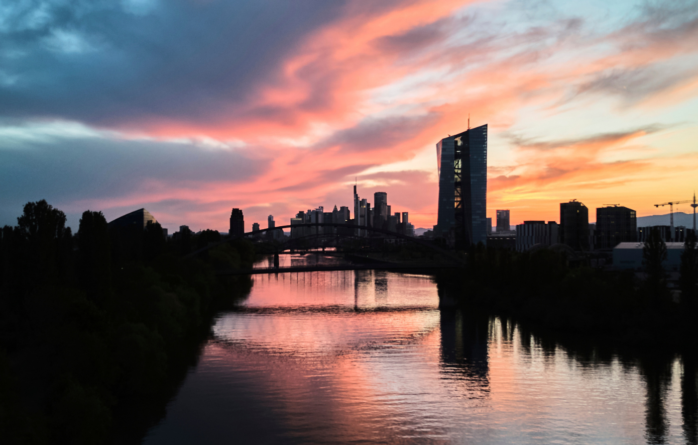 Η Intel εγκαταλείπει τη Γερμανία: Χάνονται 30 δισ. ευρώ και 3.000 θέσεις εργασίας