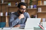 Επίδομα 100 ευρώ για ιδιωτικούς εργαζόμενους: Οδηγός αίτησης και λήψης