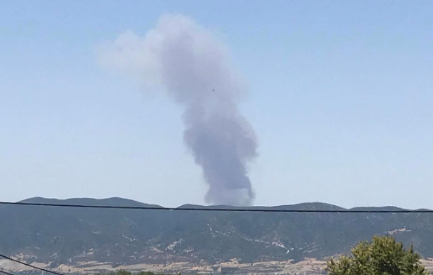 Φωτιά μαίνεται σε περιοχή του δήμου Βόλβης στη Θεσσαλονίκη – Επίγειες και εναέριες δυνάμεις στη μάχη