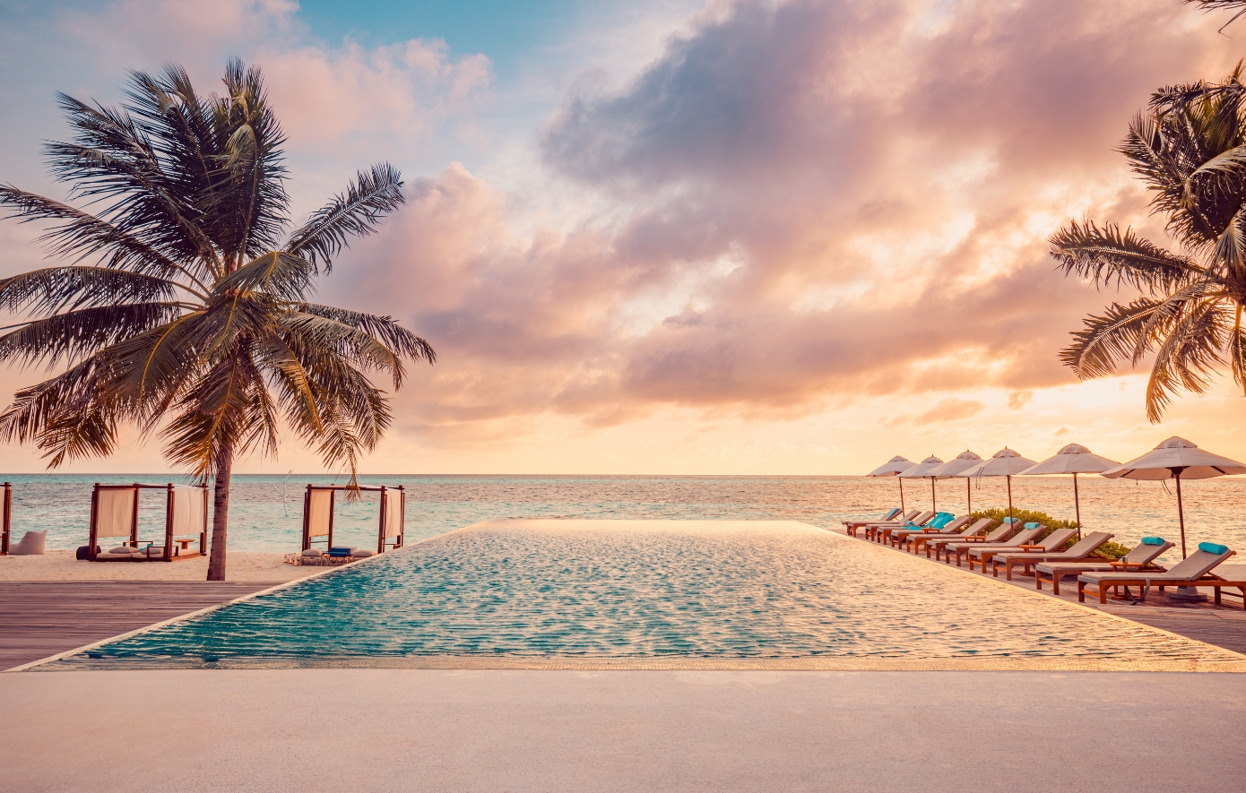 Διπλή επενδυτική κίνηση στον τουρισμό – Azora και Zeus International «εισέρχονται στο παιχνίδι»