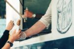 Επιθεωρήσεις σε καντίνες λόγω αναφορών για μαζική δηλητηρίαση στη Χαλκιδική – 30 άτομα εμφάνισαν συμπτώματα