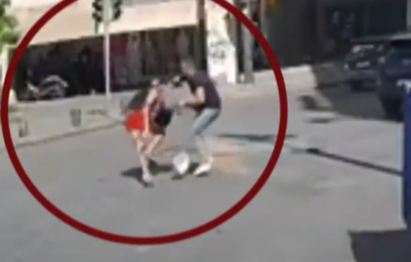 Σοκαριστικό συμβάν στην Ομόνοια: Τουρίστας ρώτησε ταξιτζή για την ασφάλεια της περιοχής και αμέσως μετά… τον λήστεψαν