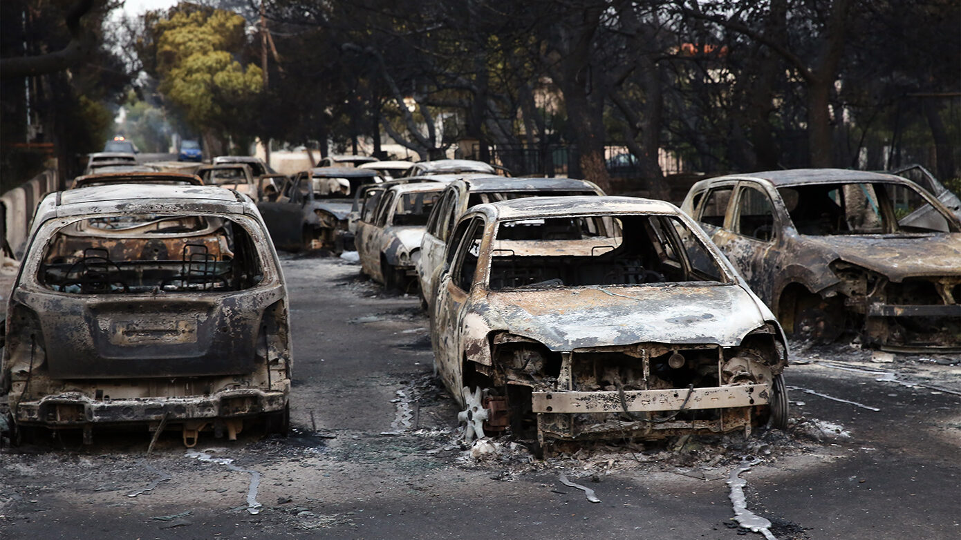 Ημέρα μνήμης για την καταστροφή στο Μάτι: Οι συγγενείς αναφέρουν «μισές αλήθειες και ευθύνες»