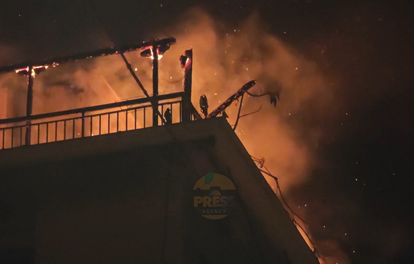 Καταστροφική φωτιά τα ξημερώματα σε διαμέρισμα στο Λυκαβηττό – Με σοβαρά εγκαύματα απεγκλωβίστηκε ο 70χρονος ενοικιαστής