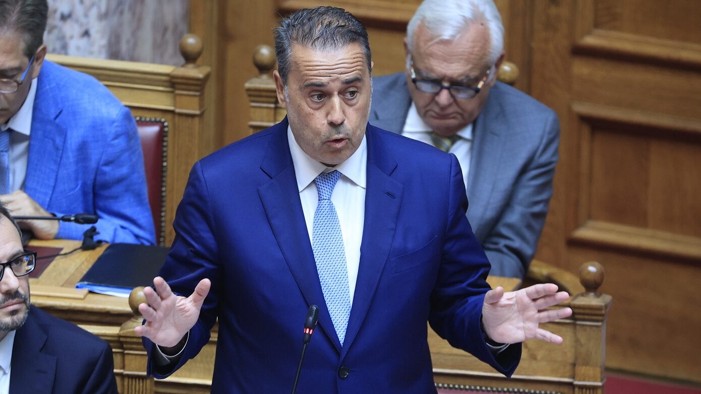 Παπασταύρου κατά Κωνσταντοπούλου για τις κατηγορίες ότι είναι στη λίστα Λαγκάρντ: Ανακριβής, αναξιόπιστη και αδίστακτη