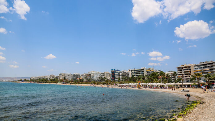 Μυστήριο γύρω από την ταυτότητα του νεκρού κοριτσιού στο Παλαιό Φάληρο: «Ο ιατροδικαστής σοκαρίστηκε μόλις αφαίρεσε το μαγιό»