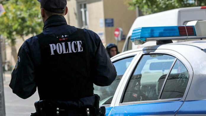 Επτά συλλήψεις παρκαδόρων σε κλαμπ σε Άλιμο και Ελληνικό – Εξαπατούσαν πελάτες με παράνομες χρεώσεις
