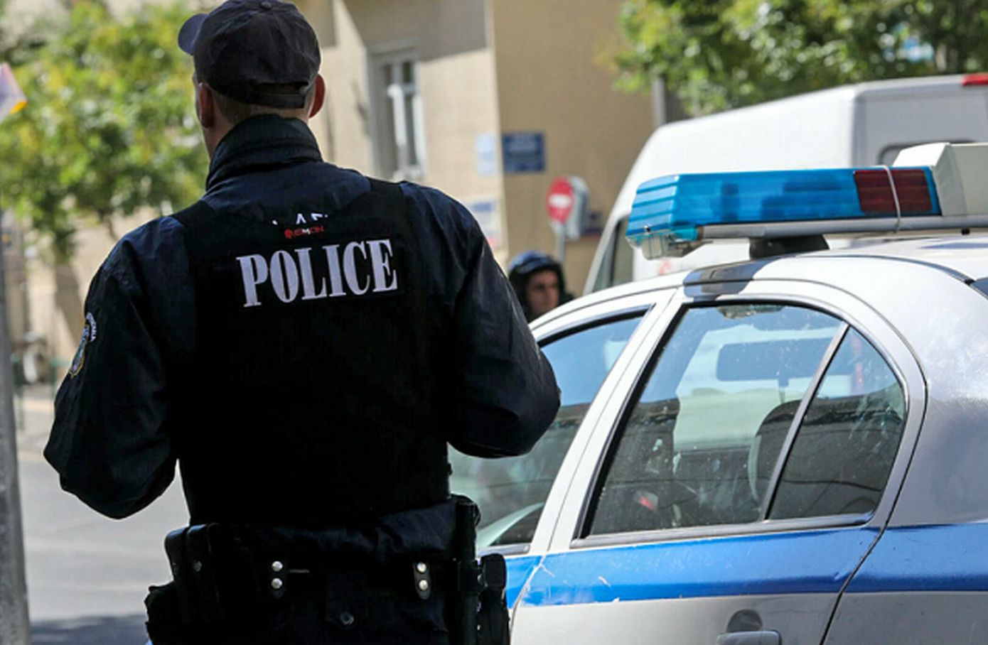 Επτά συλλήψεις παρκαδόρων σε κλαμπ σε Άλιμο και Ελληνικό – Εξαπατούσαν πελάτες με παράνομες χρεώσεις