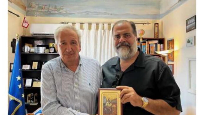 Σημαντική προσφορά του Νικόλα Διαμ. Πατέρα στον Καθεδρικό Ναό Αγίου Νικολάου Οινουσσών