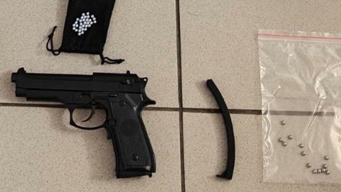 Κιλκίς: Συνελήφθη νεαρός για ζημιές σε γραφείο και σχολείο με αεροβόλο πιστόλι