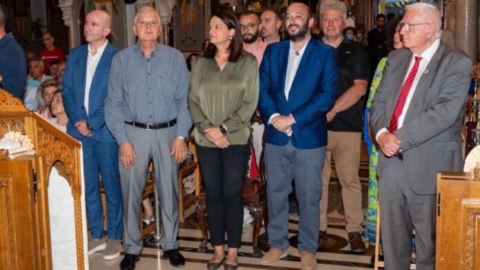 Λαμπρός εσπερινός και λιτανεία της Εικόνος των Αγ. Αποστόλων Πέτρου και Παύλου στην Πεύκη
