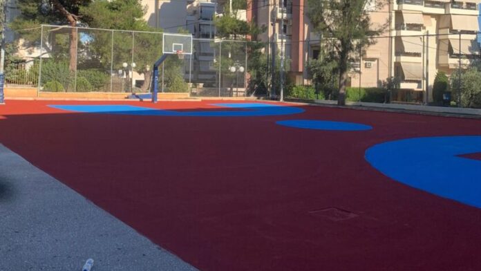 Καινούργιο γήπεδο μπάσκετ στο 2ο Δημοτικό Πεύκης