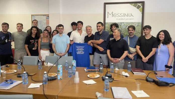 Ζεστή υποδοχή από τον Δ. Πτωχό στους Νέους Ομογενείς του καλοκαιρινού σχολείου στην Καλαμάτα