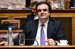 Πιερρακάκης: Νέο πλαίσιο για την καταπολέμηση του παράνομου τζόγου, αυστηρότερες ρυθμίσεις και ποινές για τα ίντερνετ καφέ